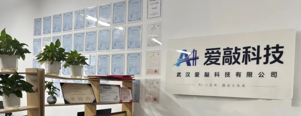 25岁研究生敲开400家工厂的门，把AI智能体送进100家车间，年订单200万