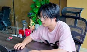 从炒股亏130万到3000万估值：27小时肝出AI社交平台，他一个人如何用AI完成逆袭